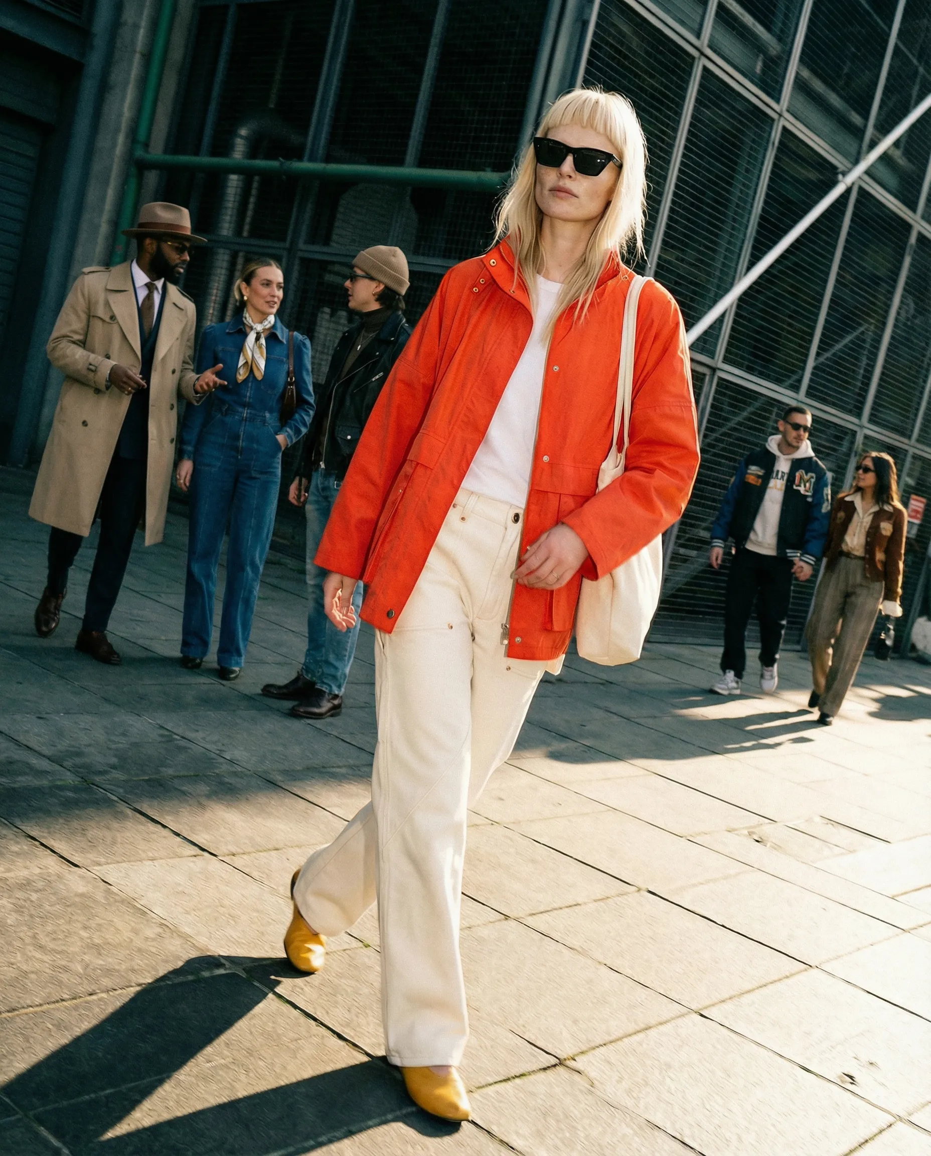 Version B — With crowd